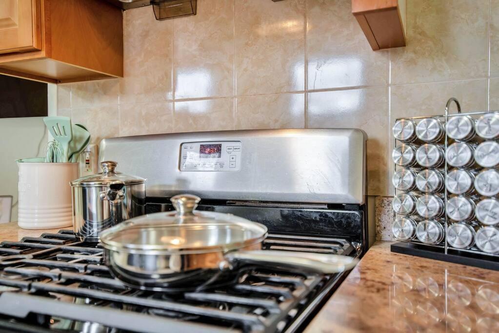 شقة Golden Gem In Heart Of East Rock Quiet 3Br Near Dt And Yale نيو هافن المظهر الخارجي الصورة