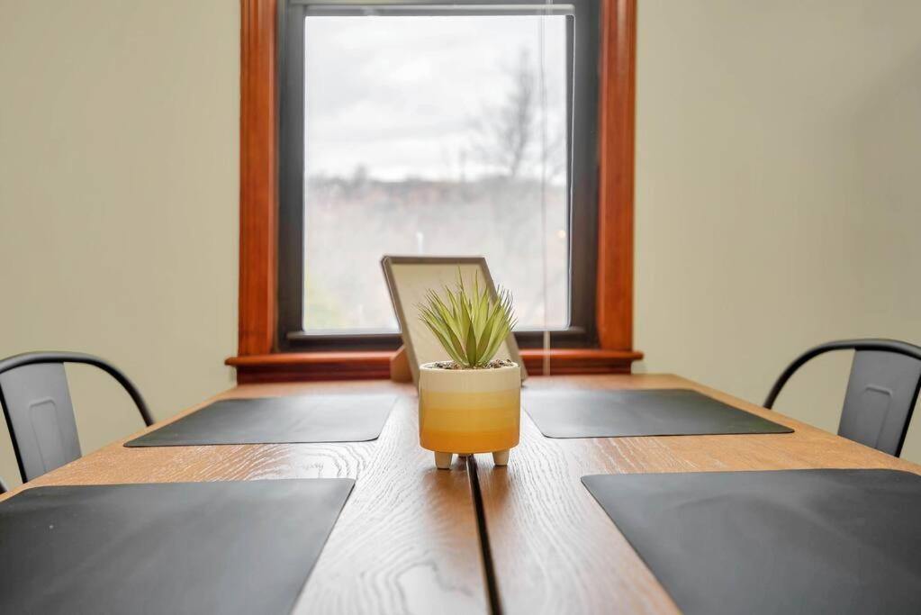 شقة Golden Gem In Heart Of East Rock Quiet 3Br Near Dt And Yale نيو هافن المظهر الخارجي الصورة