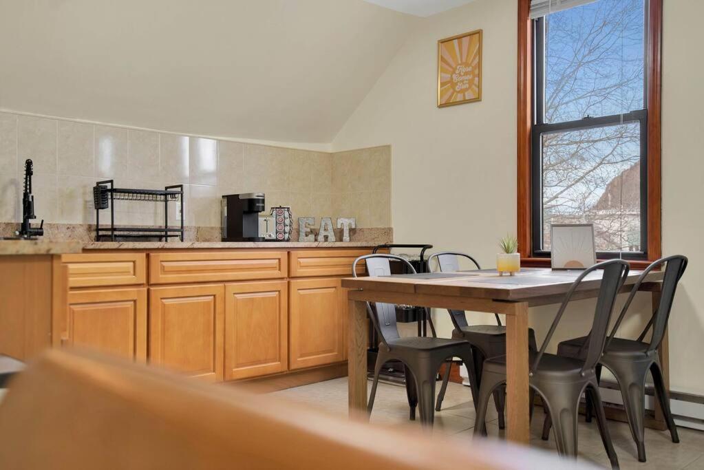 شقة Golden Gem In Heart Of East Rock Quiet 3Br Near Dt And Yale نيو هافن المظهر الخارجي الصورة