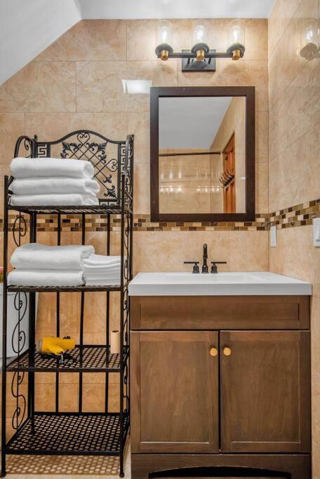 شقة Golden Gem In Heart Of East Rock Quiet 3Br Near Dt And Yale نيو هافن المظهر الخارجي الصورة