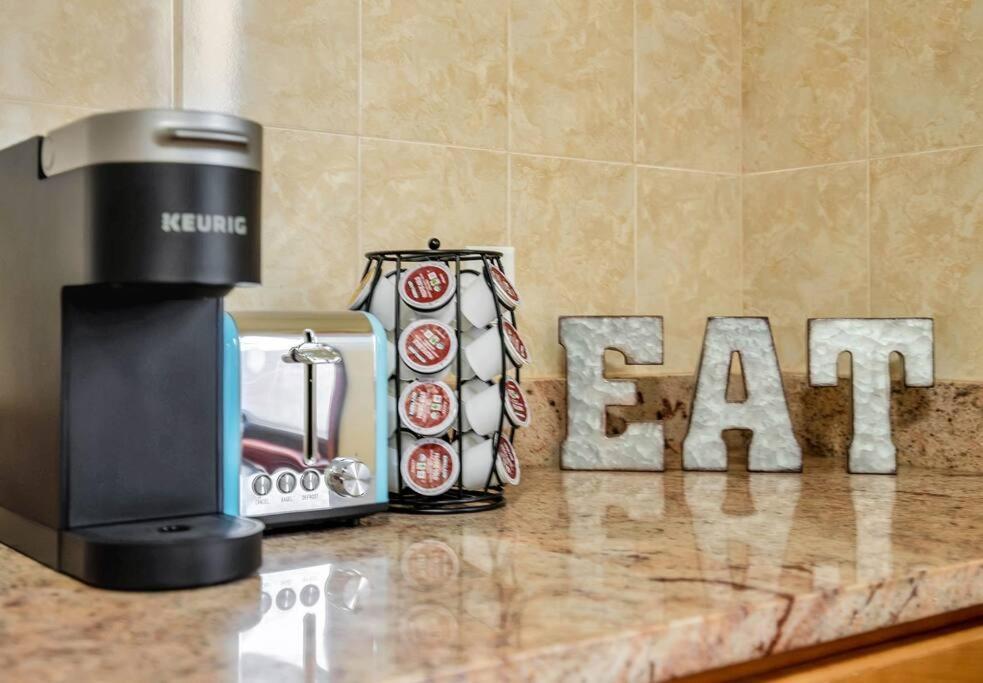 شقة Golden Gem In Heart Of East Rock Quiet 3Br Near Dt And Yale نيو هافن المظهر الخارجي الصورة